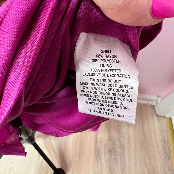 Thalia Sodi Maxi Dress Fuchsia chain detail - Picture 10 of 12